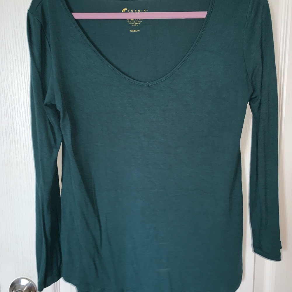 NWOT Dark green long sleeve v neck